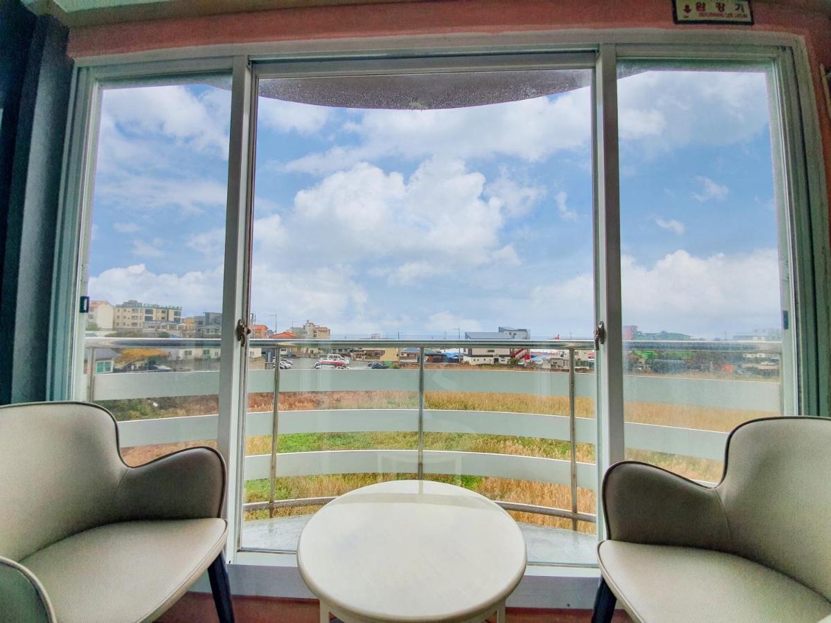 Jeju Ocean Family Hotel מראה חיצוני תמונה