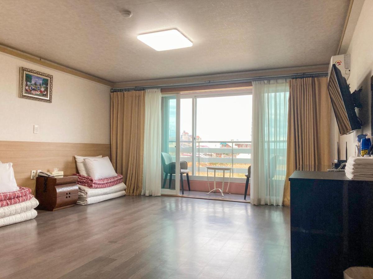 Jeju Ocean Family Hotel מראה חיצוני תמונה