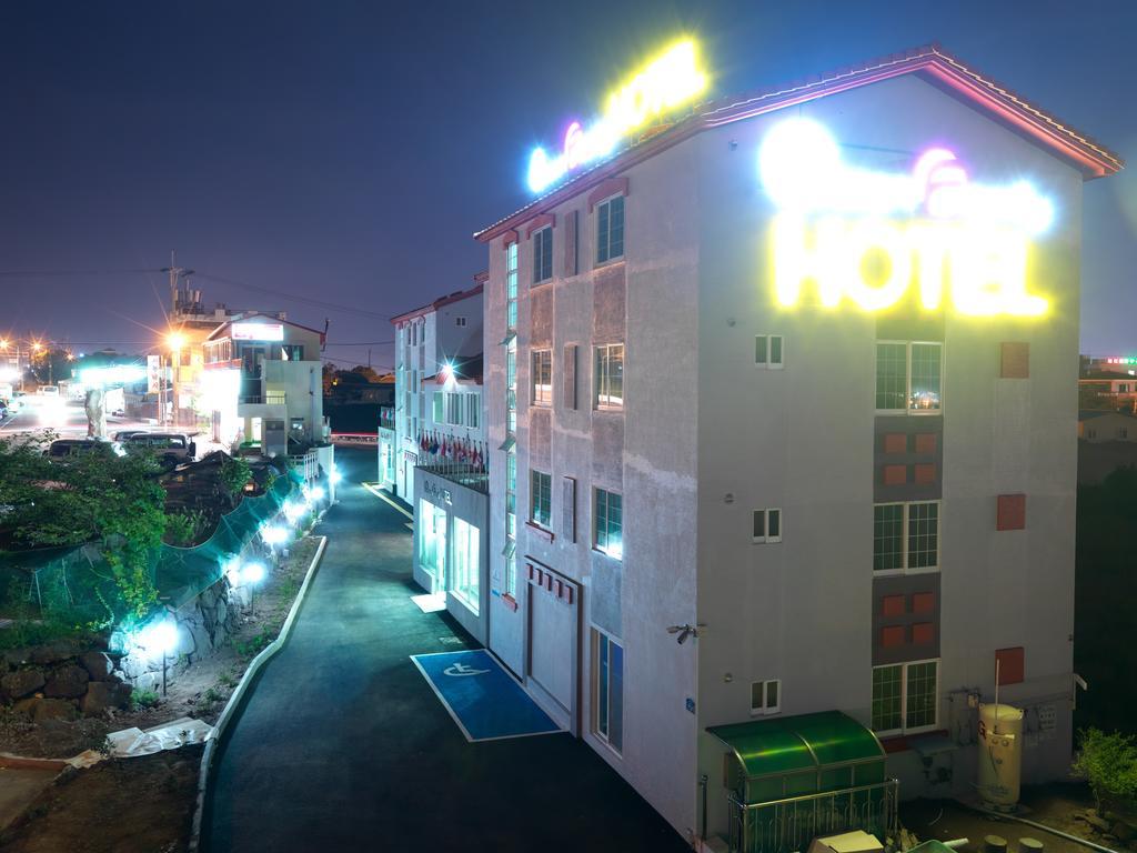 Jeju Ocean Family Hotel מראה חיצוני תמונה